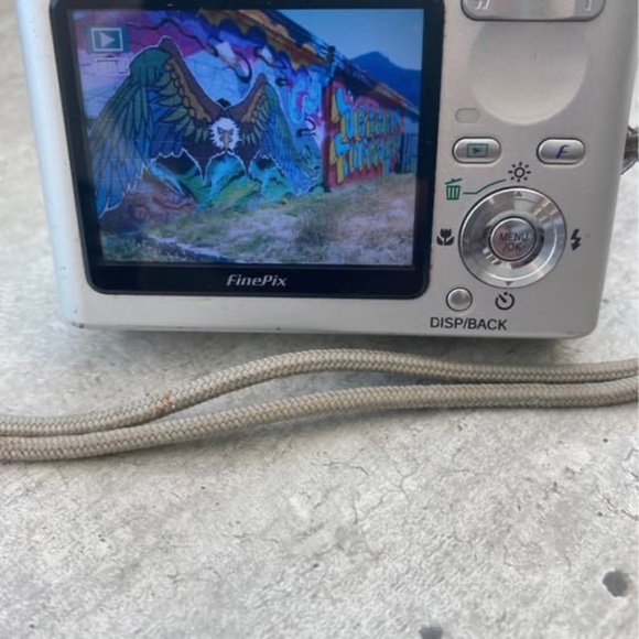 Fujifilm Finepix F10 Digital Camera - Picture 2 of 6